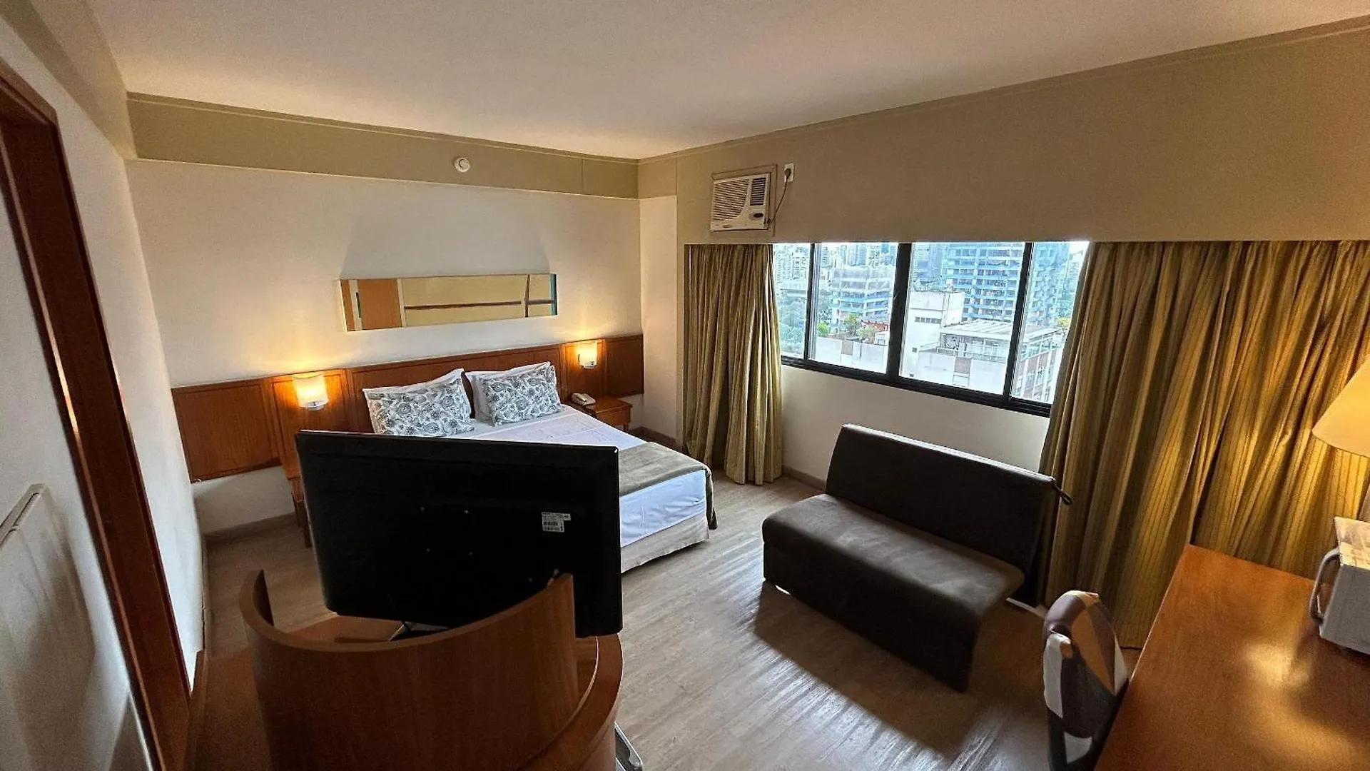 Apartment Ibirapuera Borges Lagoa C/ Garagem Uh1009 Sao Paulo